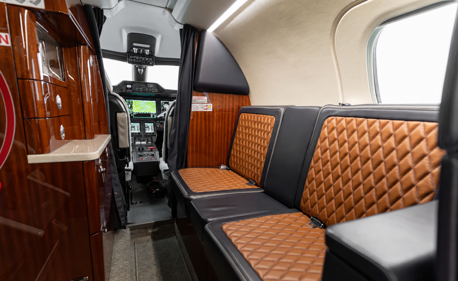 EMBRAER PHENOM 300E 2024 — foto 3 de 3
