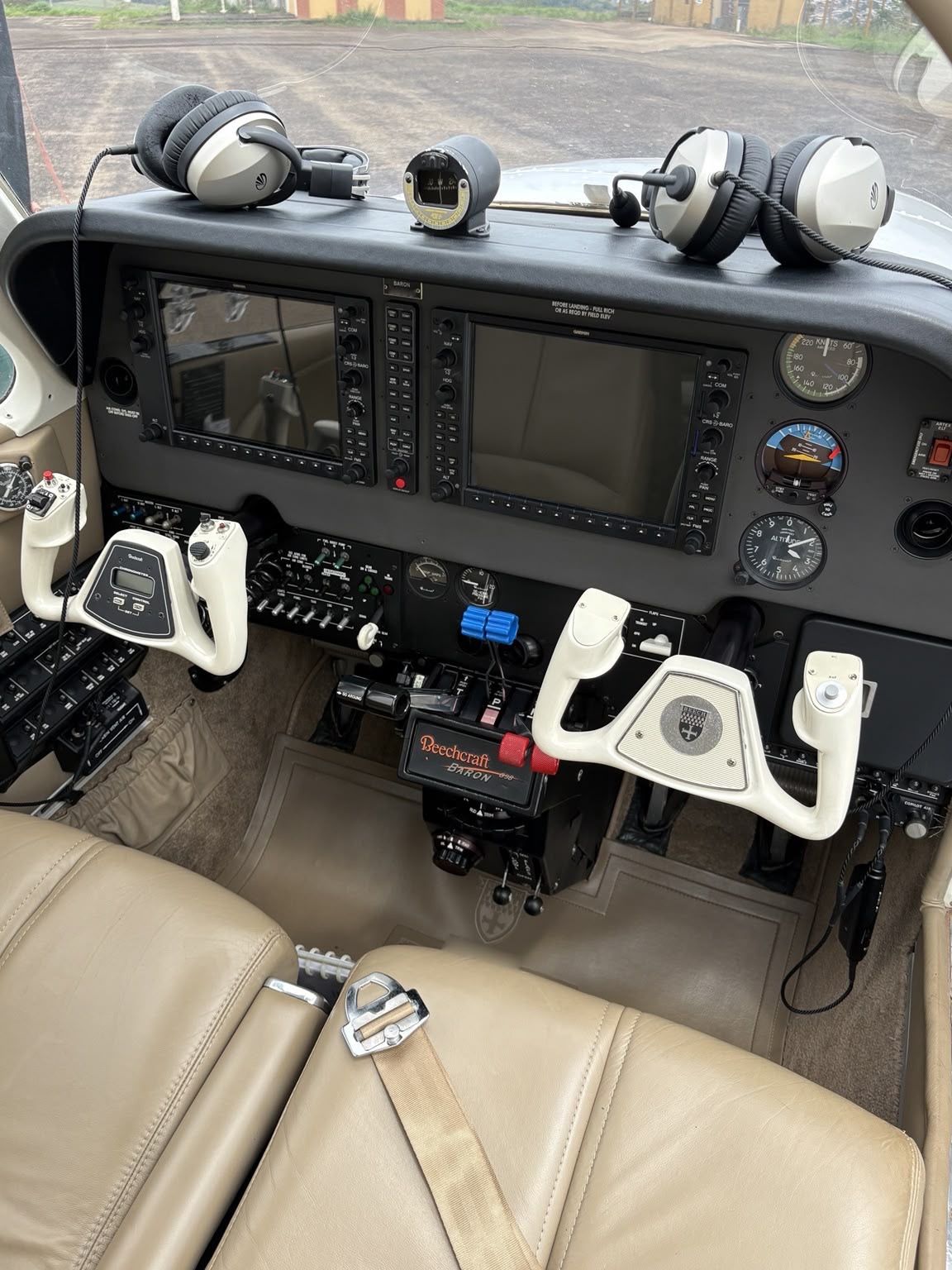 Beechcraft Baron G58 2008, photo 11