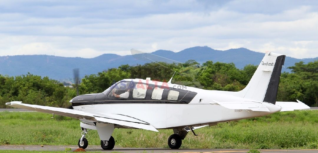BEECHCRAFT BONANZA G36 2016 — foto 8 de 14