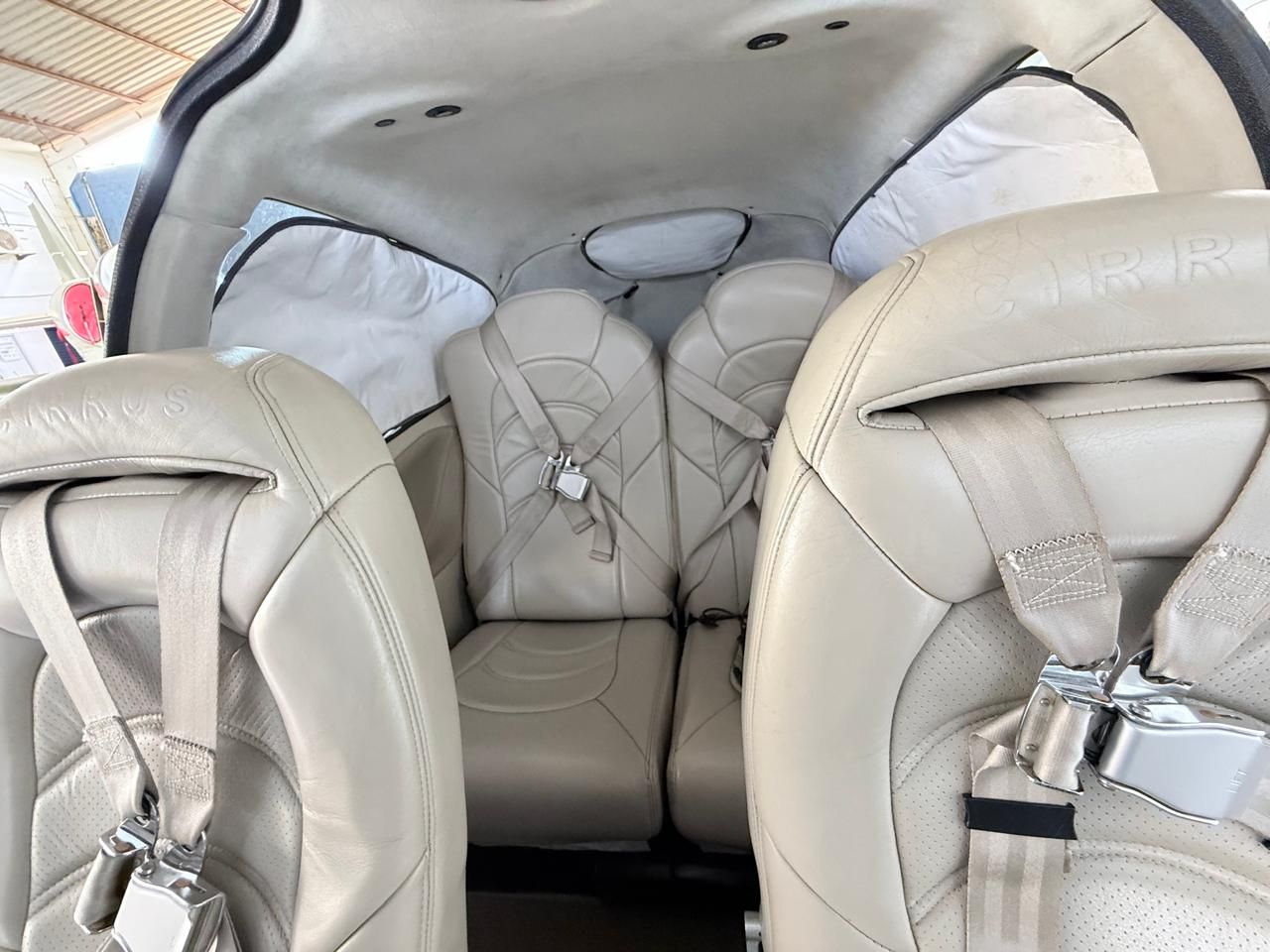 CIRRUS SR22 2004 — foto 13 de 13
