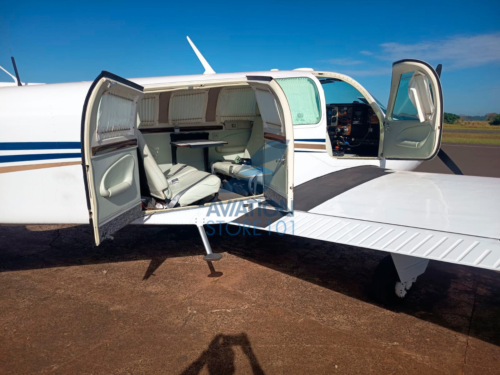 BEECHCRAFT BONANZA A36 1983 — foto 9 de 20