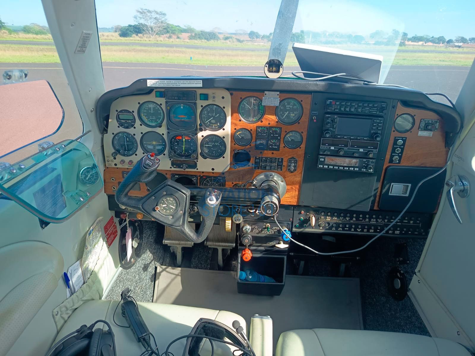 BEECHCRAFT BONANZA A36 1983 — foto 6 de 20