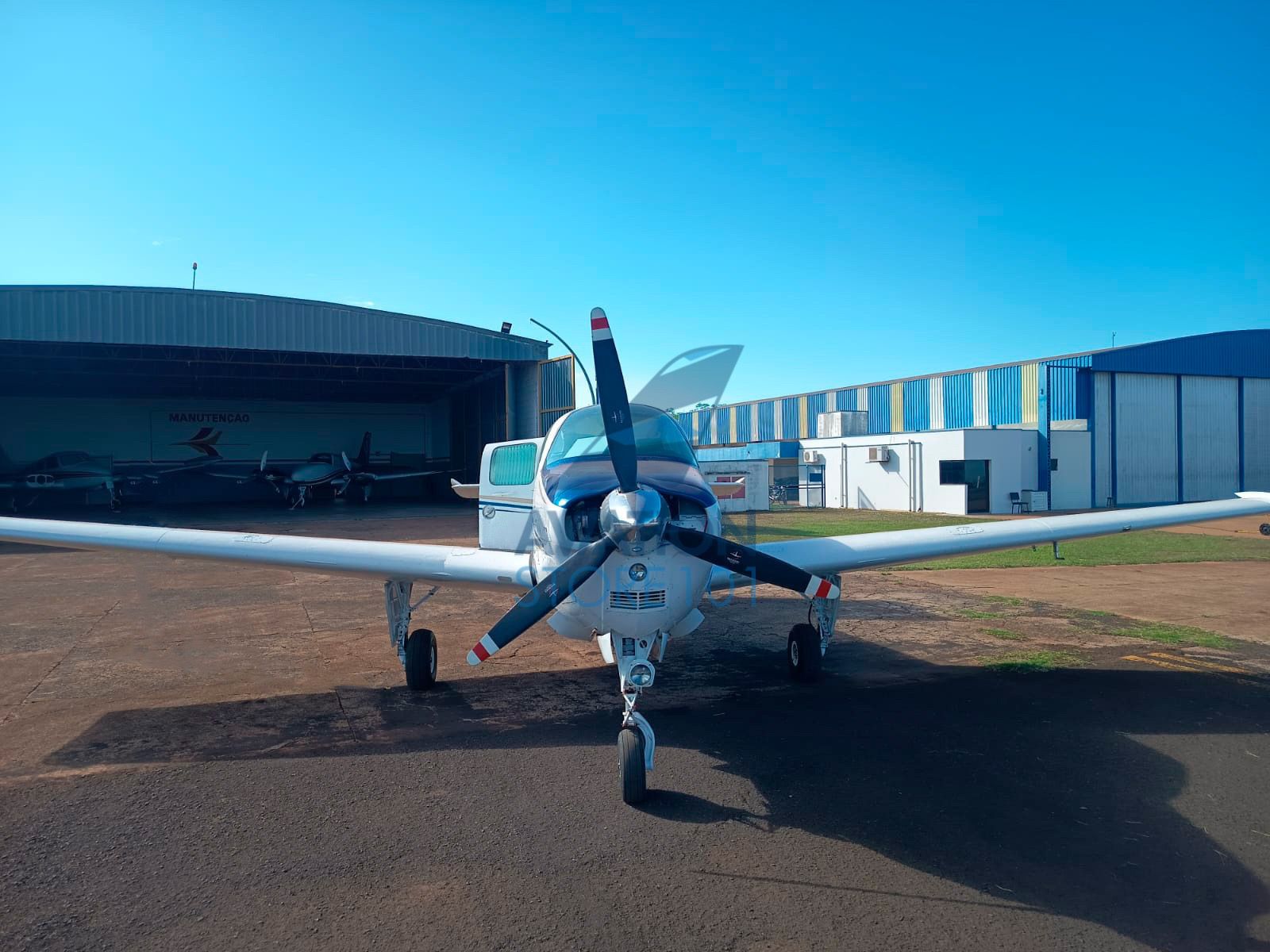 BEECHCRAFT BONANZA A36 1983 — foto 4 de 20