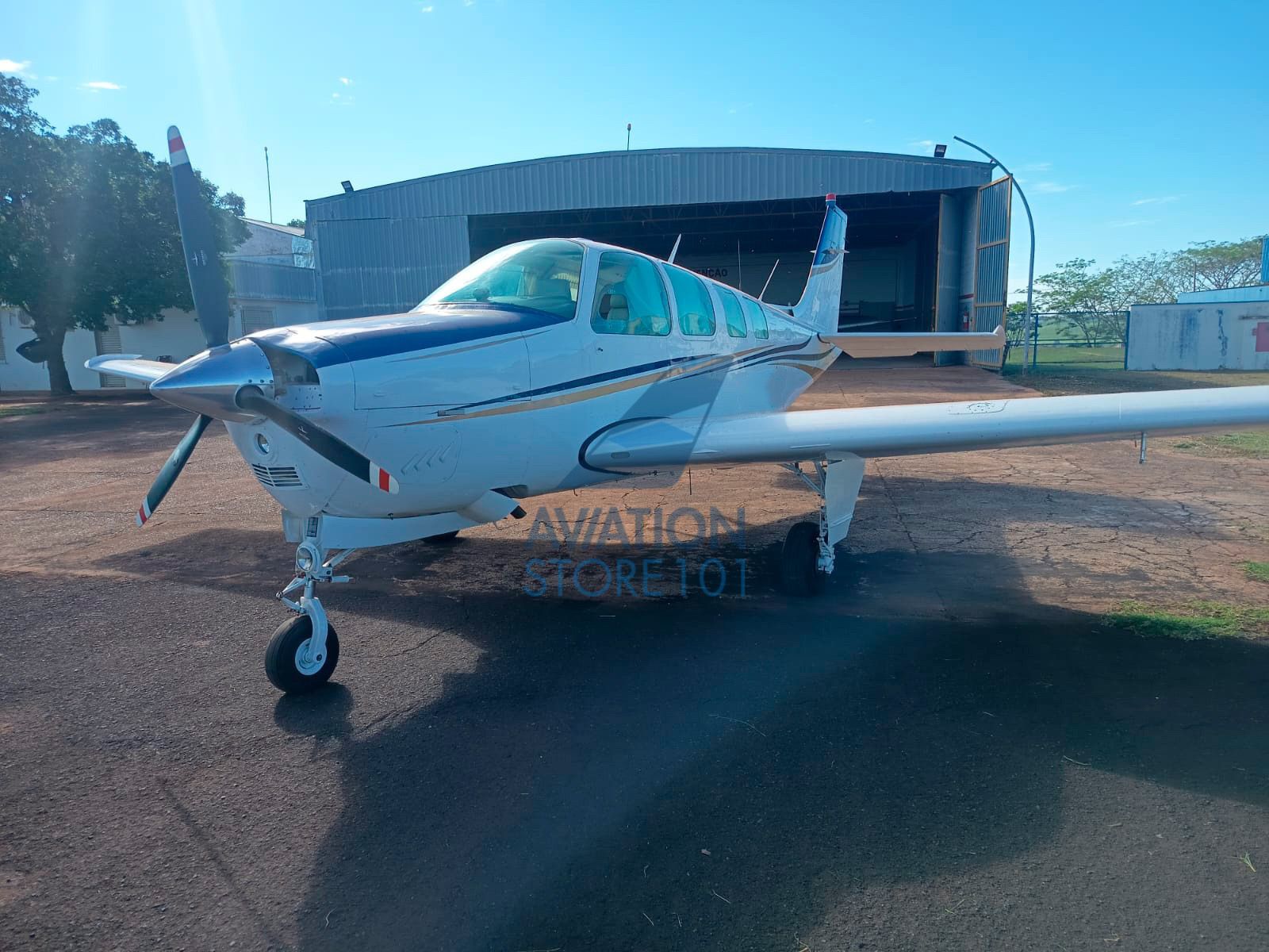 BEECHCRAFT BONANZA A36 1983 — foto 15 de 20