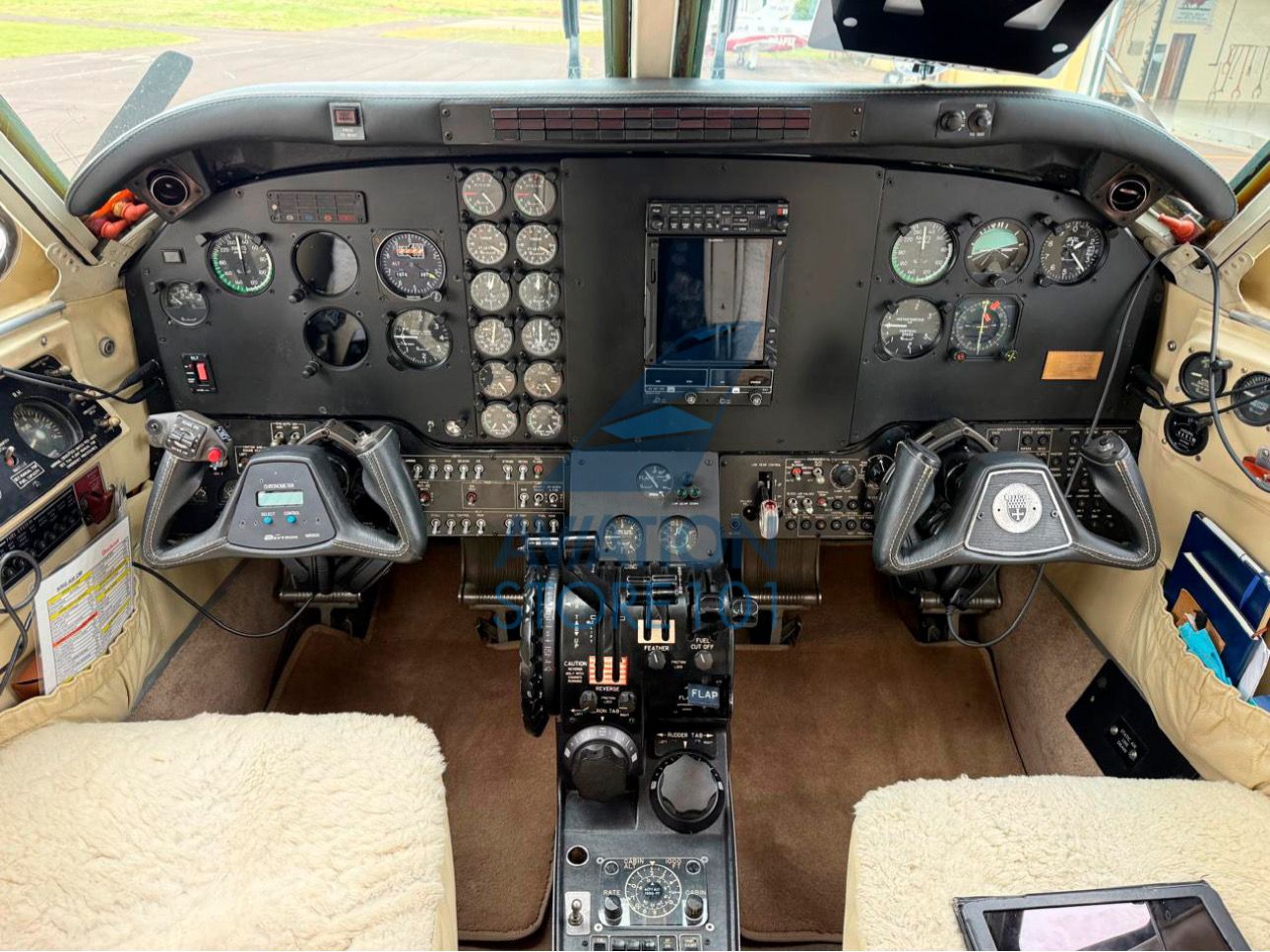 BEECHCRAFT KING AIR C90 1981 — foto 12 de 29