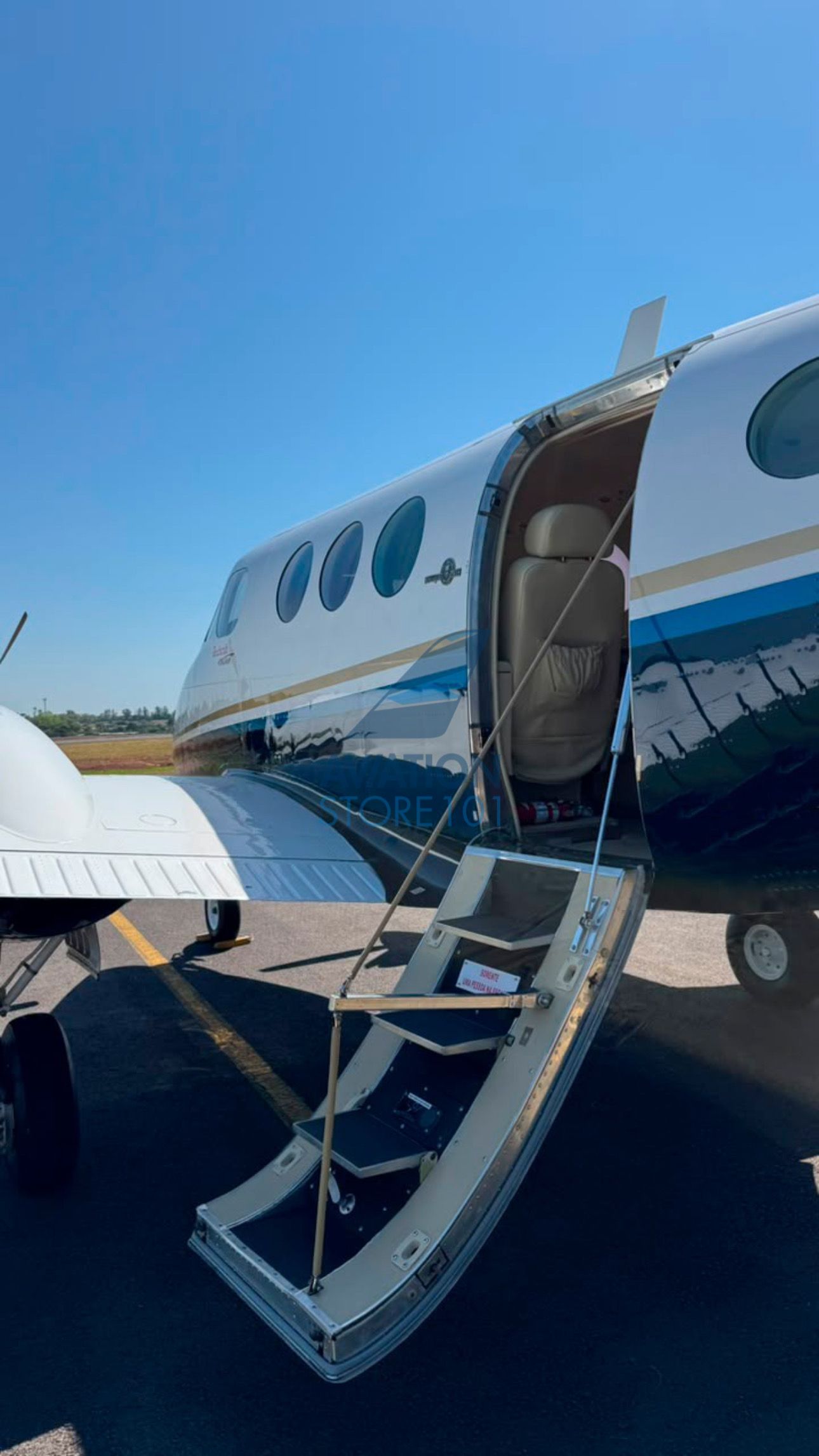 BEECHCRAFT KING AIR C90 1981 — foto 28 de 29