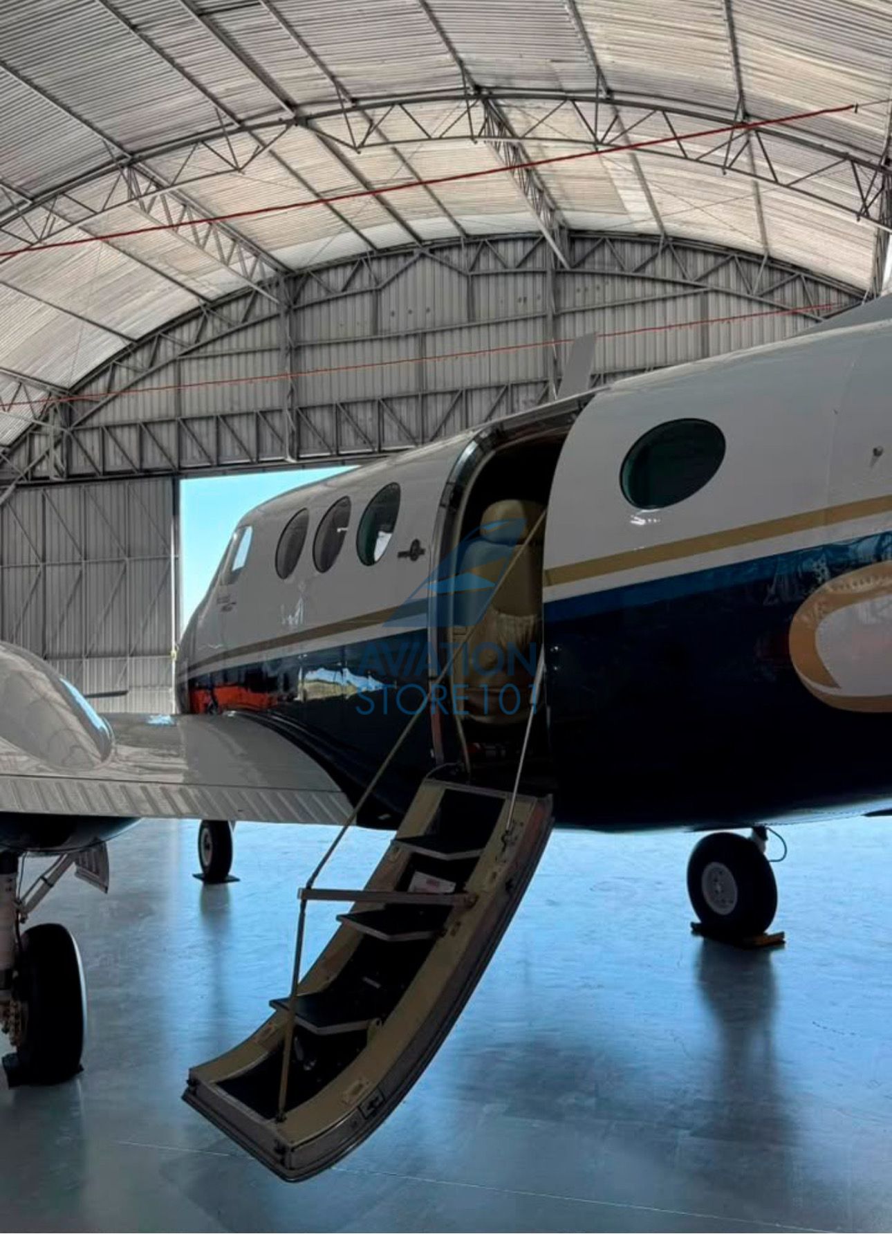 BEECHCRAFT KING AIR C90 1981 — foto 22 de 29