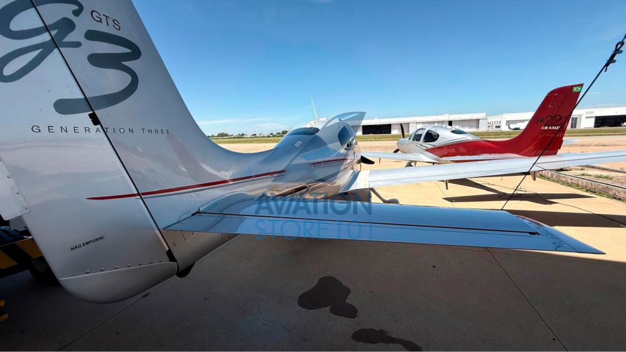 CIRRUS SR22 G3 TURBO 2008 — foto 10 de 16