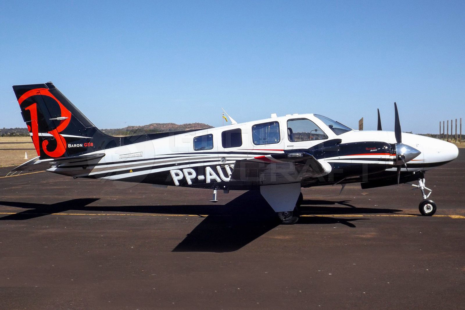 Beechcraft Baron G58 2013, photo 1