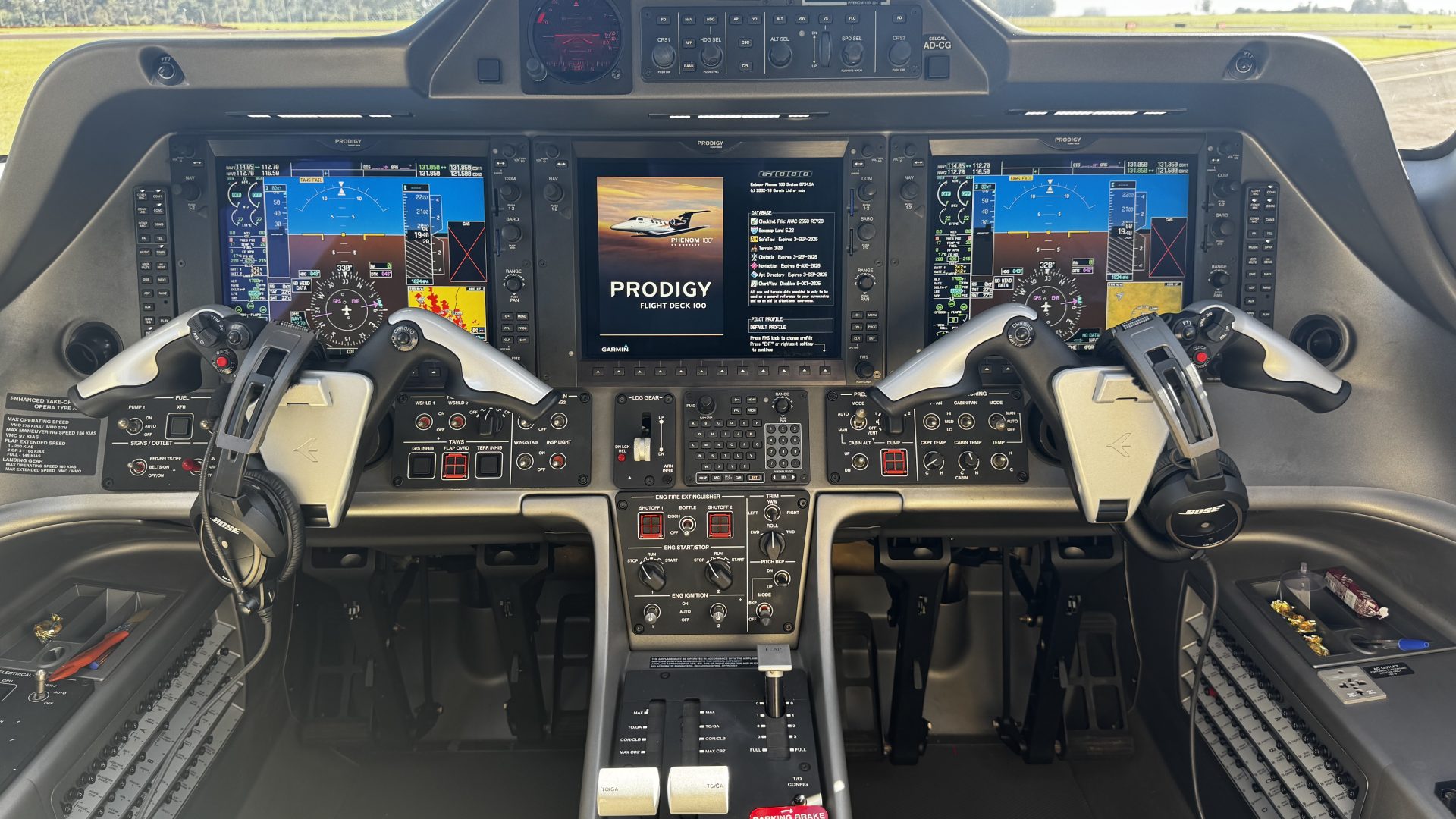 2013 Phenom 100 | PR-FYB | SN 50000324 — foto 2 de 5