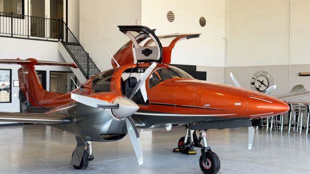 DIAMOND DA62 2023 U$ 1,445,000.00 – 414 HORAS, 7 LUGARES, FIKI