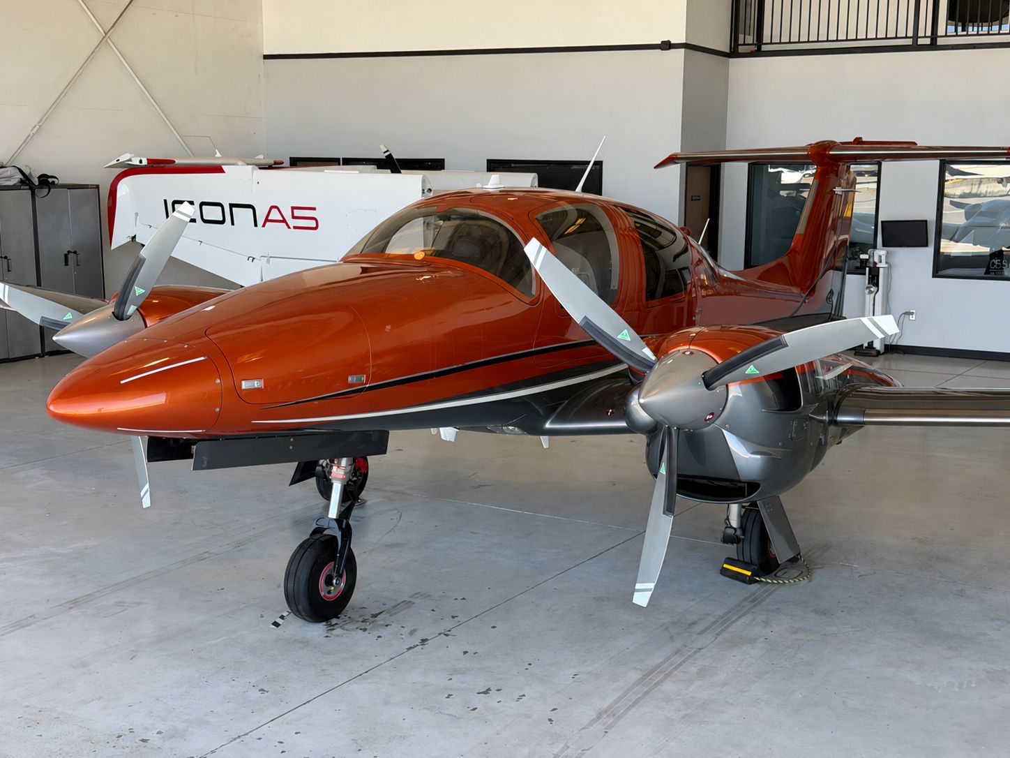 DIAMOND DA62 2023 U$ 1,445,000.00 – 414 HORAS, 7 LUGARES, FIKI — foto 2 de 5