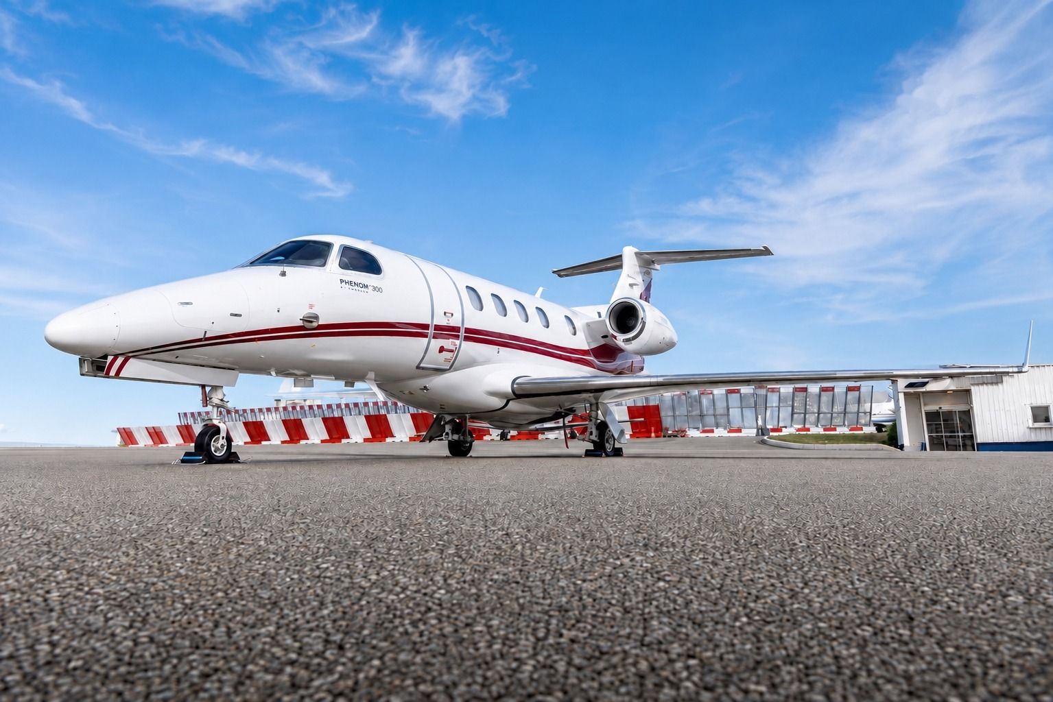 EMBRAER PHENOM 300 2017 — foto 2 de 5