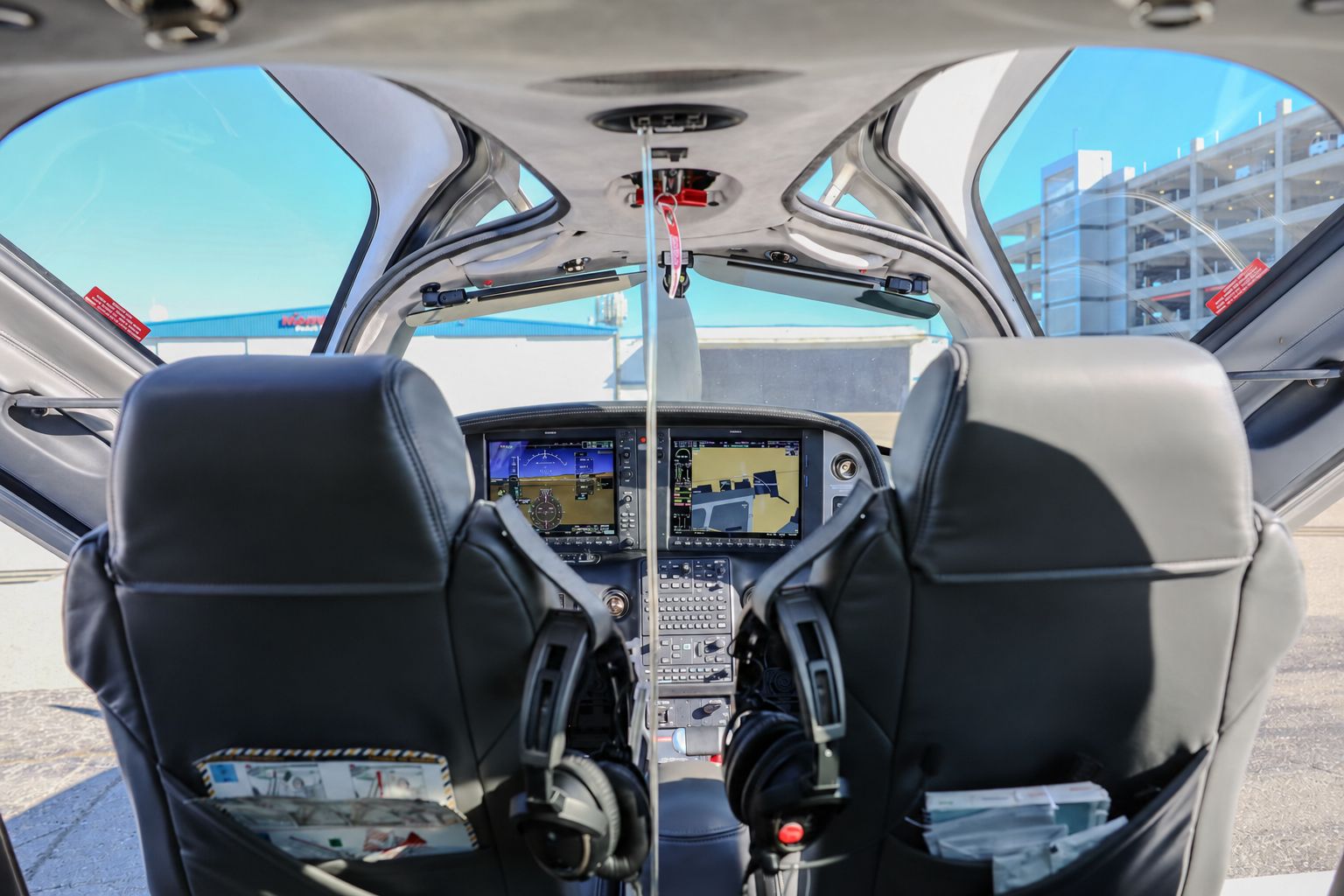 CIRRUS SR22T G6 GTS 2018 — foto 4 de 5
