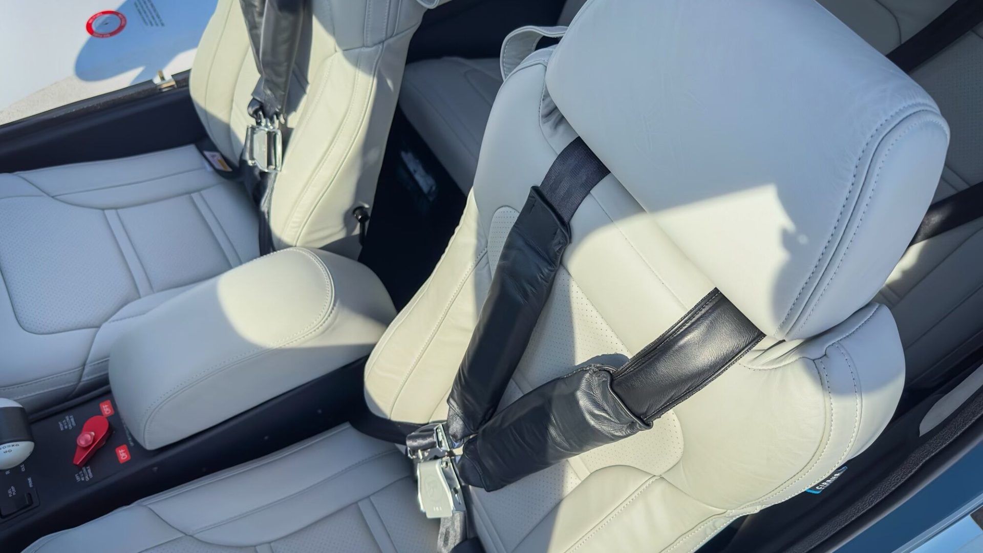 CIRRUS SR22 G6 GTS 2022 — foto 4 de 5