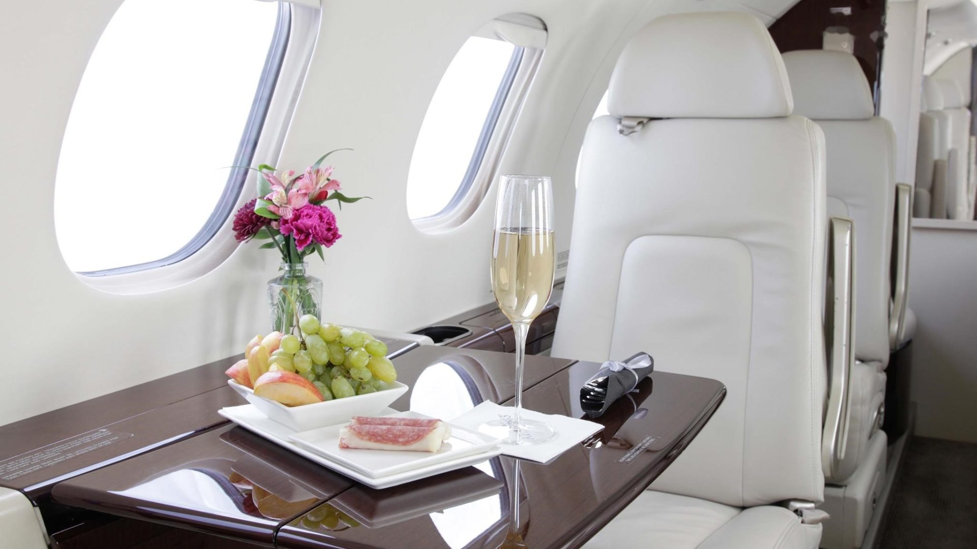 EMBBRAER PHENOM 300 2017 — foto 5 de 5