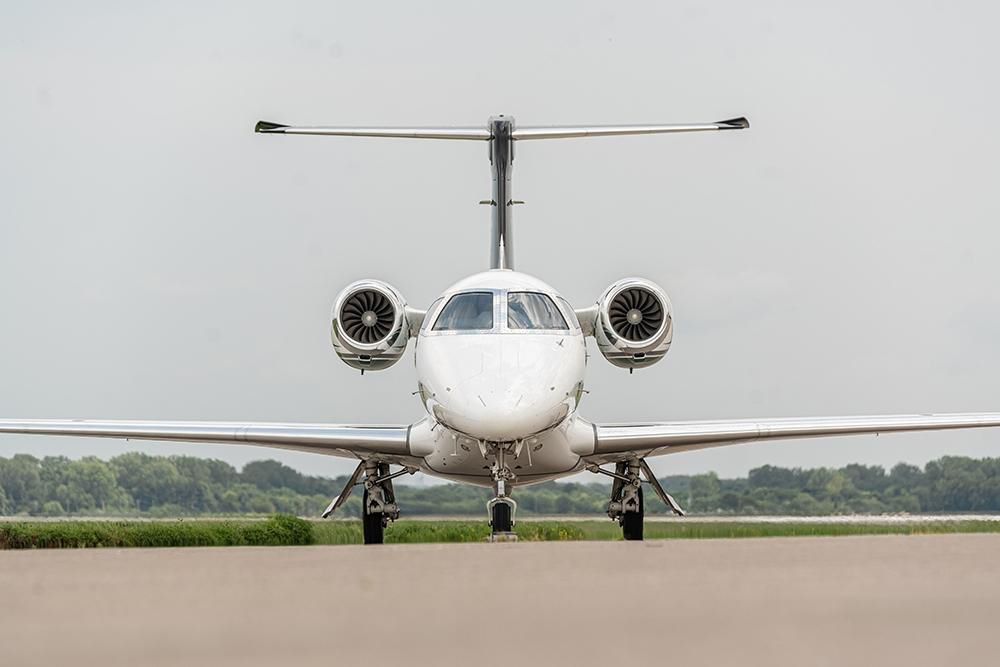 EMBRAER PHENOM 300E 2018 — foto 2 de 12