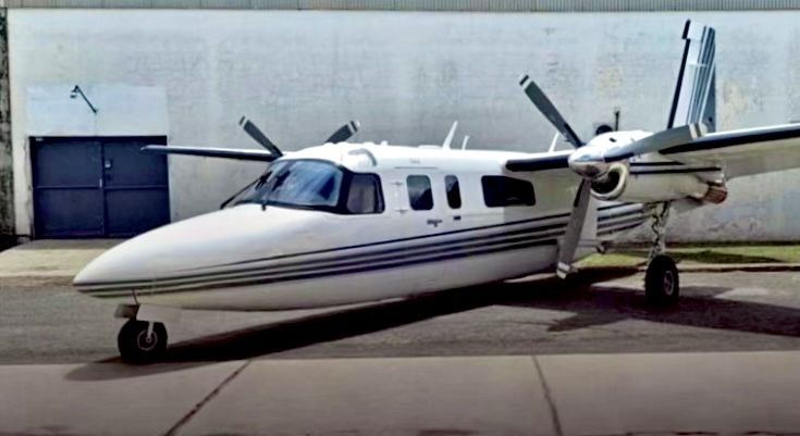 TWIN COMMANDER 690B 1979 — foto 4 de 6