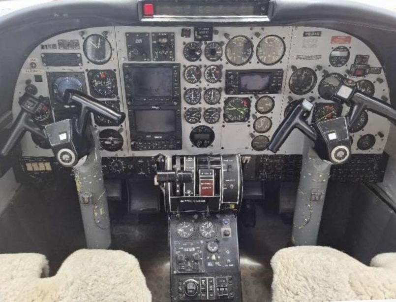 TWIN COMMANDER 690B 1979 — foto 5 de 6