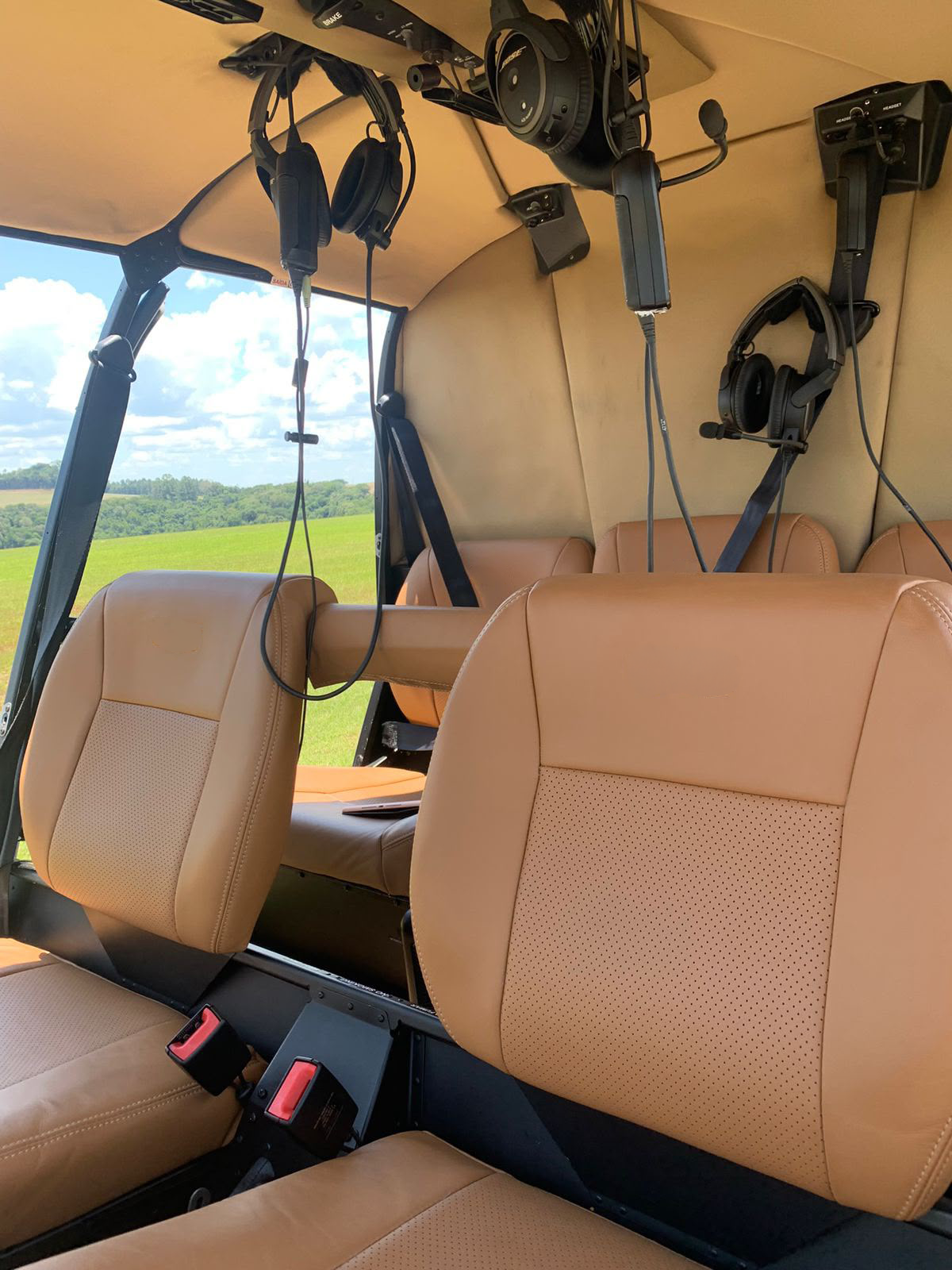 ROBINSON R66 2013 — foto 4 de 4