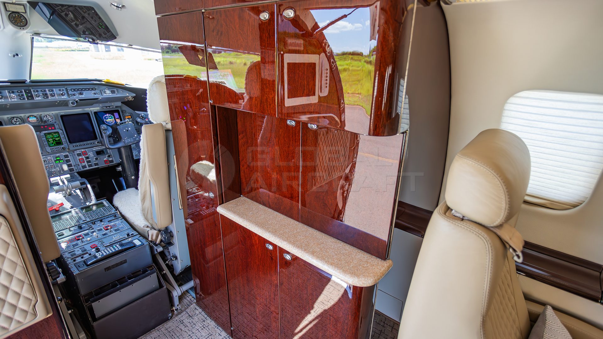 BOMBARDIER LEARJET 45 2001 — foto 3 de 14