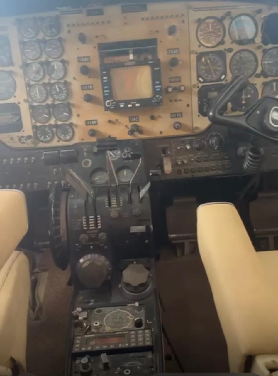 BEECHCRAFT KING AIR C90B 1998 — foto 3 de 3