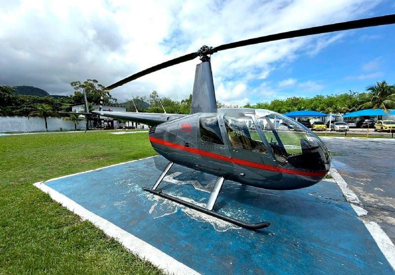 ROBINSON R44 RAVEN II 2010 — foto 3 de 5
