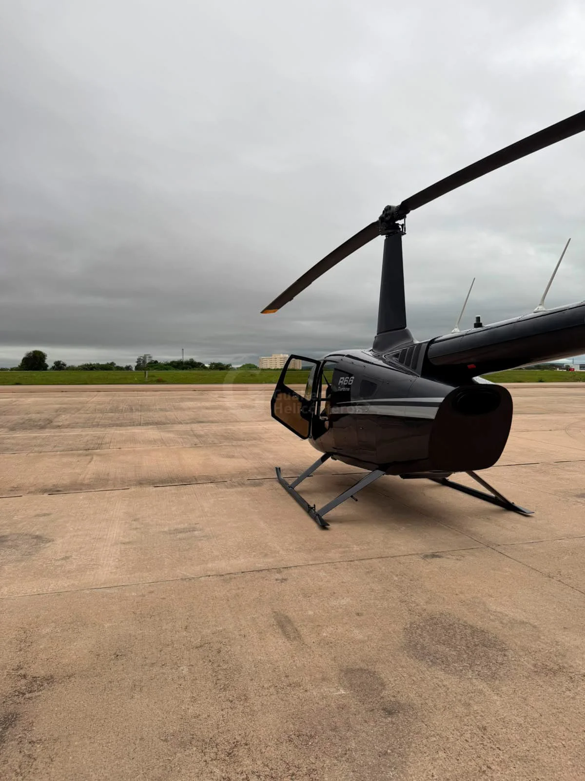 ROBINSON R66 TURBINE 2024 — foto 4 de 13