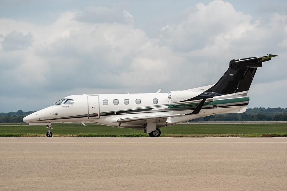 EMBRAER PHENOM 300E 2018 — foto 1 de 12