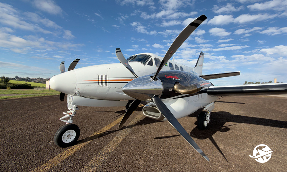 BEECHCRAFT KING AIR C90 GT 2007 — foto 2 de 14
