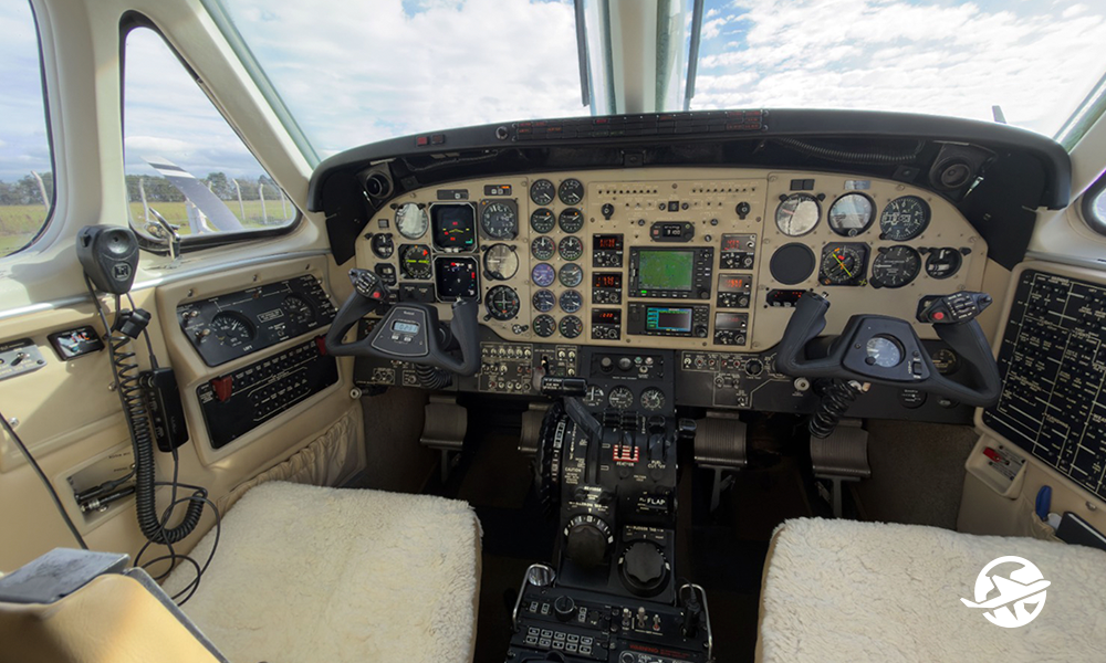 BEECHCRAFT KING AIR C90 GT 2007 — foto 10 de 14