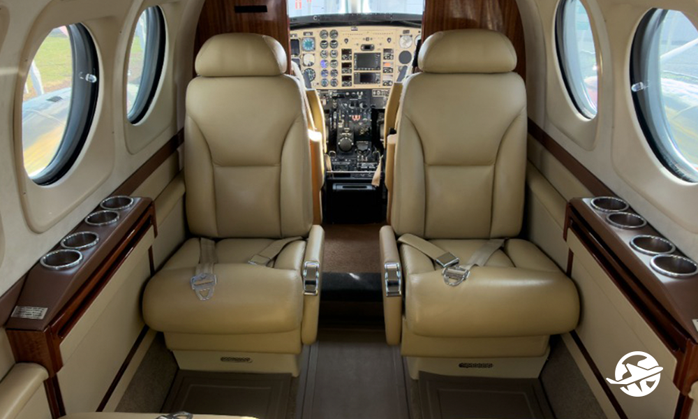 BEECHCRAFT KING AIR C90 GT 2007 — foto 9 de 14