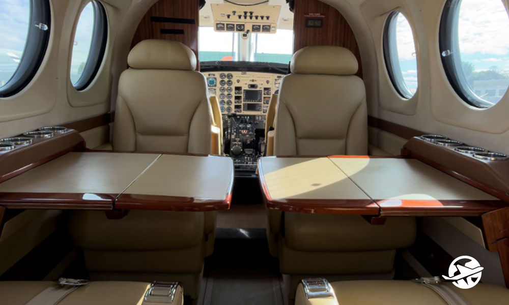 BEECHCRAFT KING AIR C90 GT 2007 — foto 8 de 14
