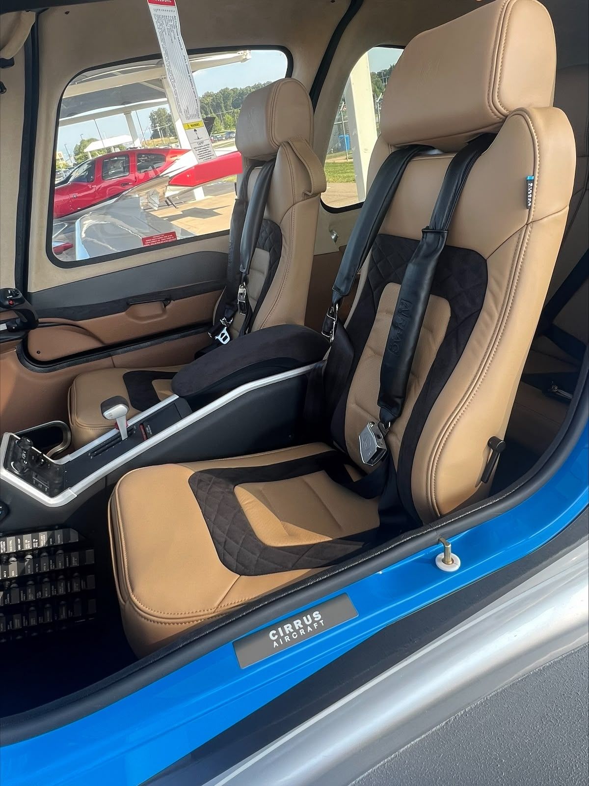 Cirrus SR22 G7 GTS 2024 — foto 3 de 4
