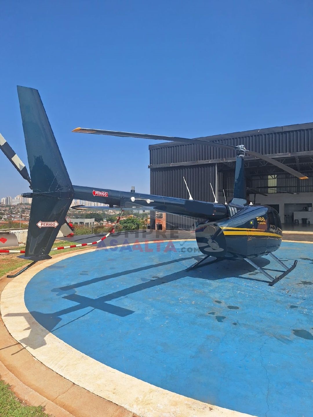 ROBINSON R66 TURBINE 2013 — foto 4 de 7