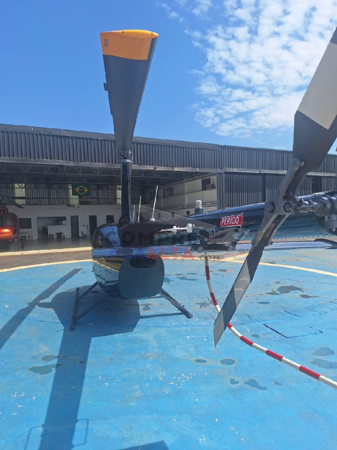 ROBINSON R66 TURBINE 2013 — foto 3 de 7