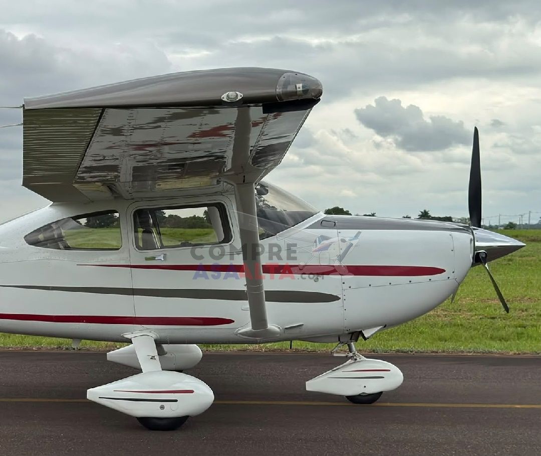 CESSNA 182T SKYLANE 2003 — foto 4 de 16