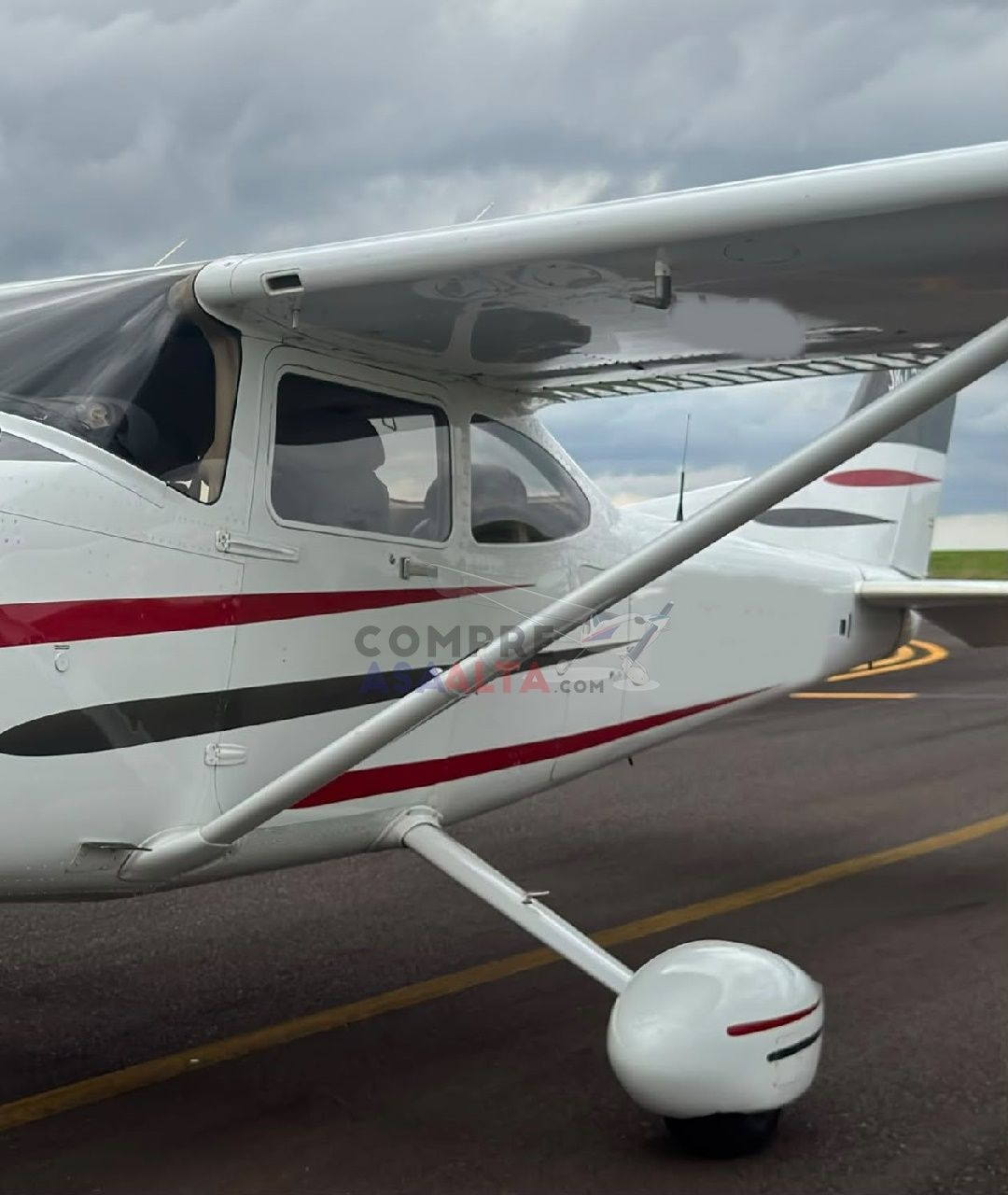 CESSNA 182T SKYLANE 2003 — foto 8 de 16