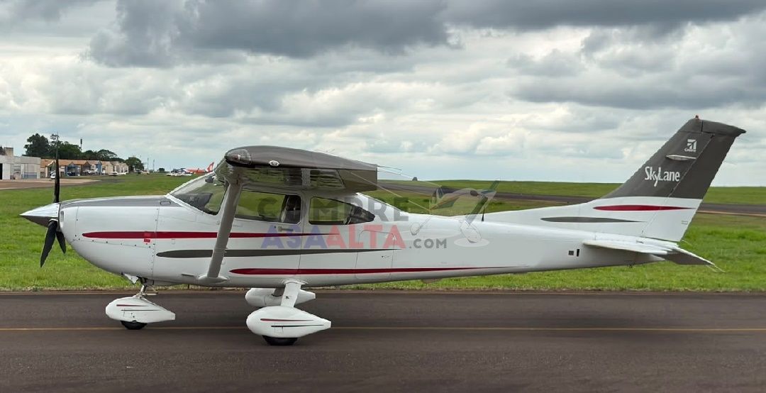 CESSNA 182T SKYLANE 2003 — foto 9 de 16