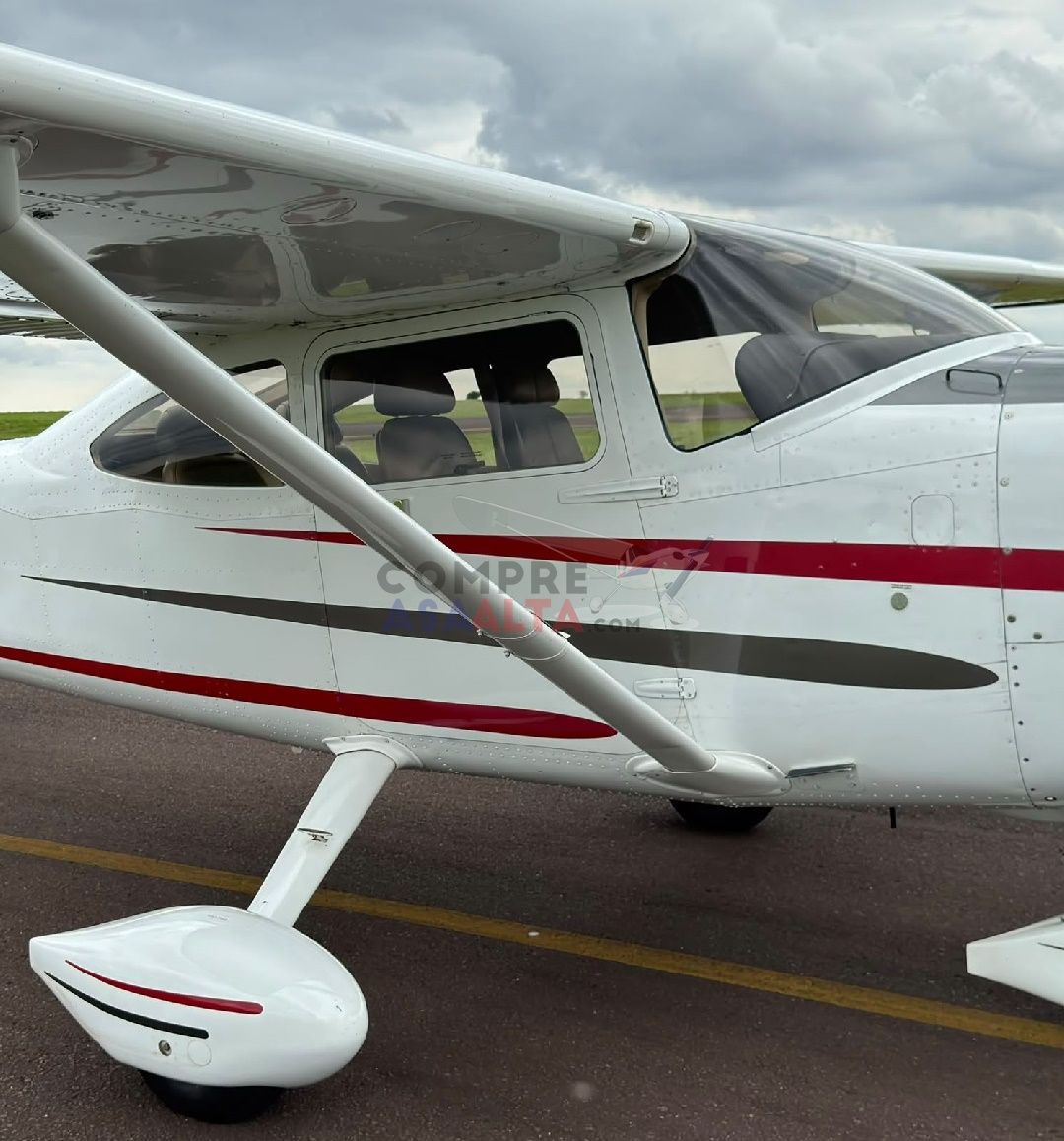 CESSNA 182T SKYLANE 2003 — foto 10 de 16