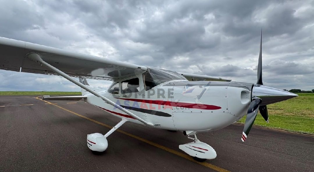 CESSNA 182T SKYLANE 2003 — foto 13 de 16