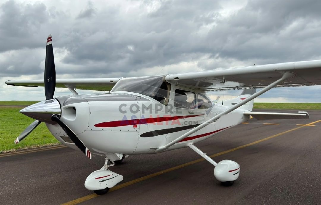 CESSNA 182T SKYLANE 2003 — foto 7 de 16
