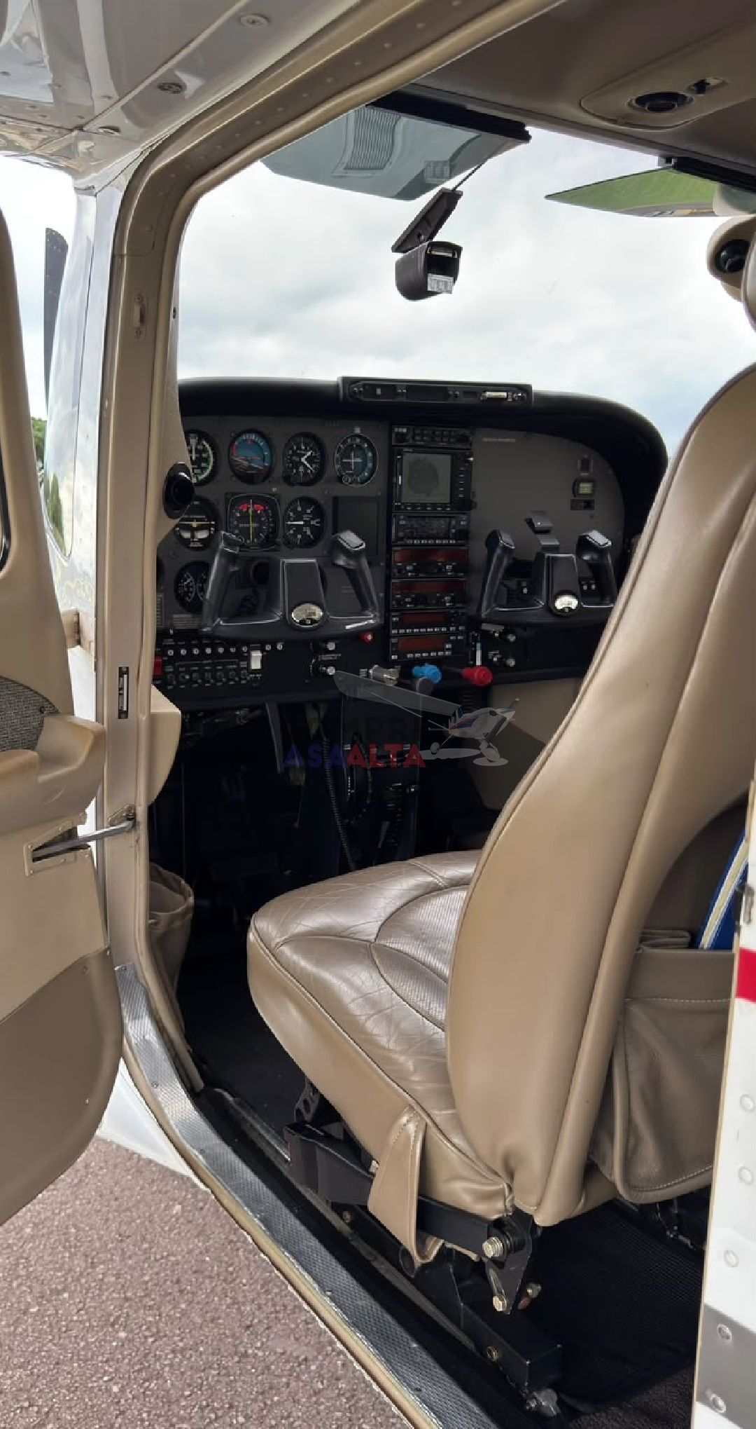 CESSNA 182T SKYLANE 2003 — foto 15 de 16