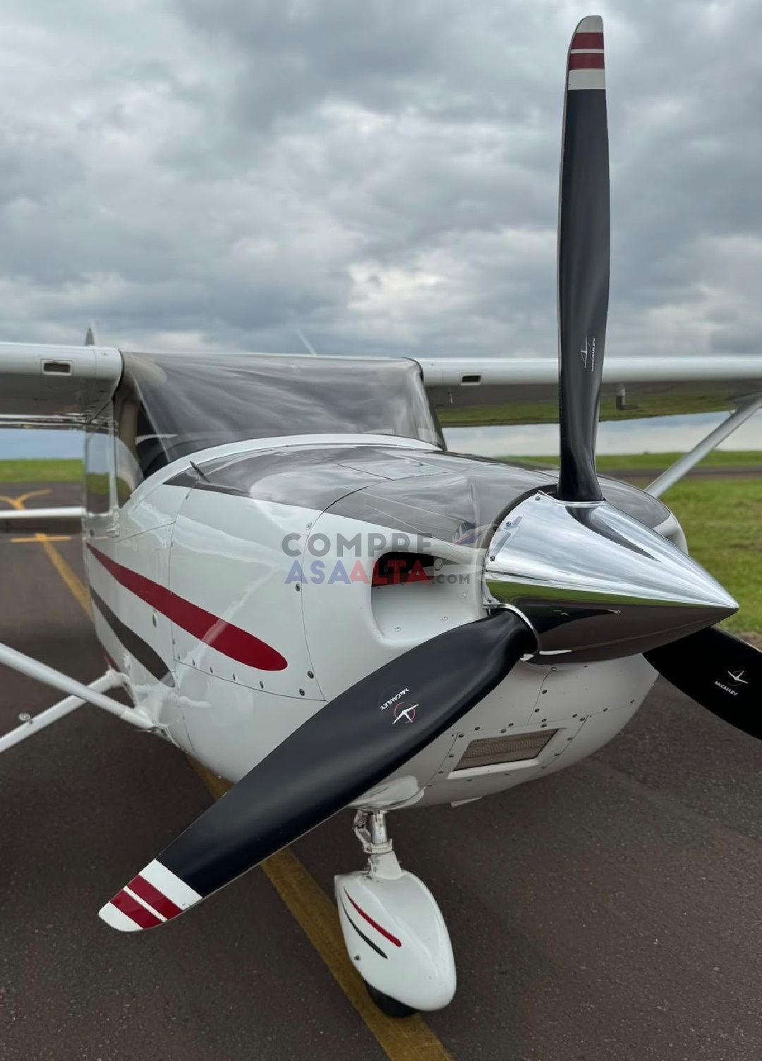 CESSNA 182T SKYLANE 2003 — foto 3 de 16