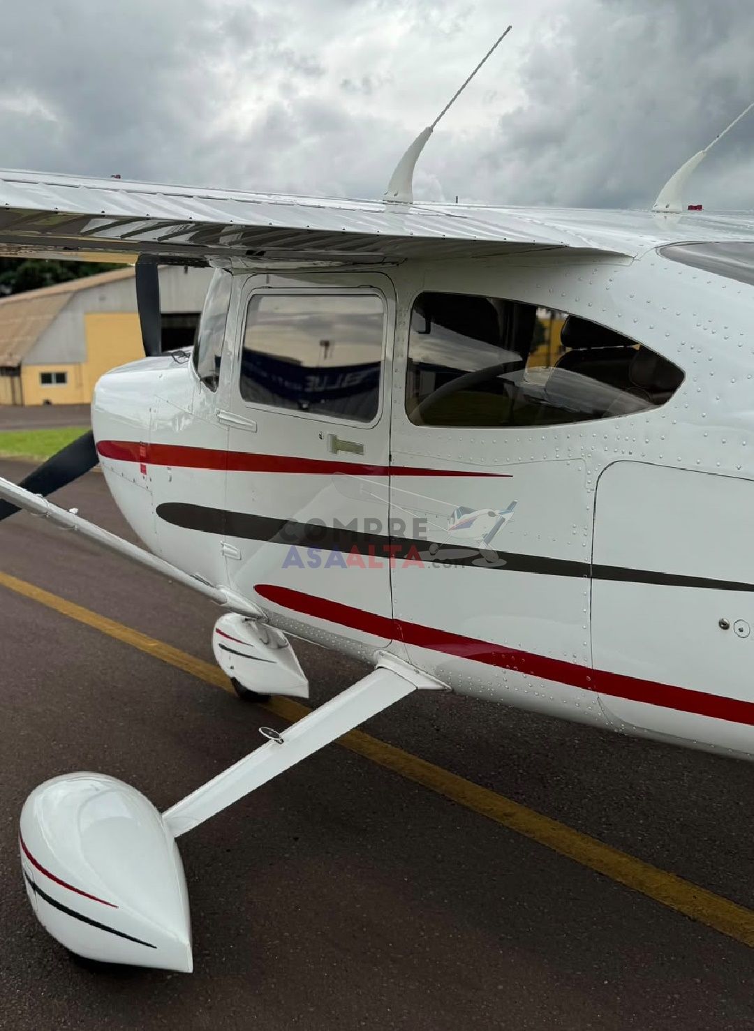 CESSNA 182T SKYLANE 2003 — foto 2 de 16