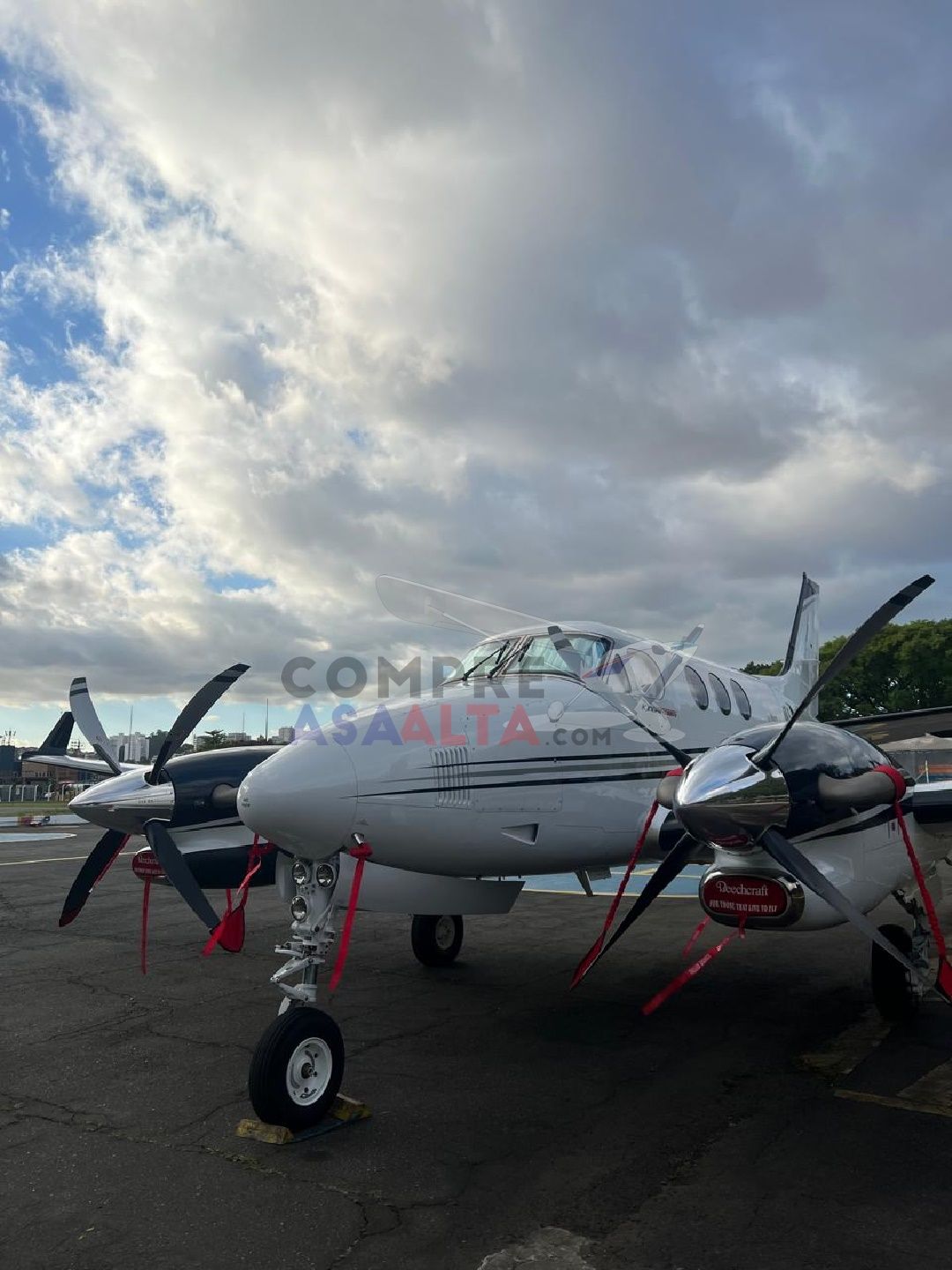 BEECHCRAFT KING AIR C90 GTX 2015 — foto 9 de 18