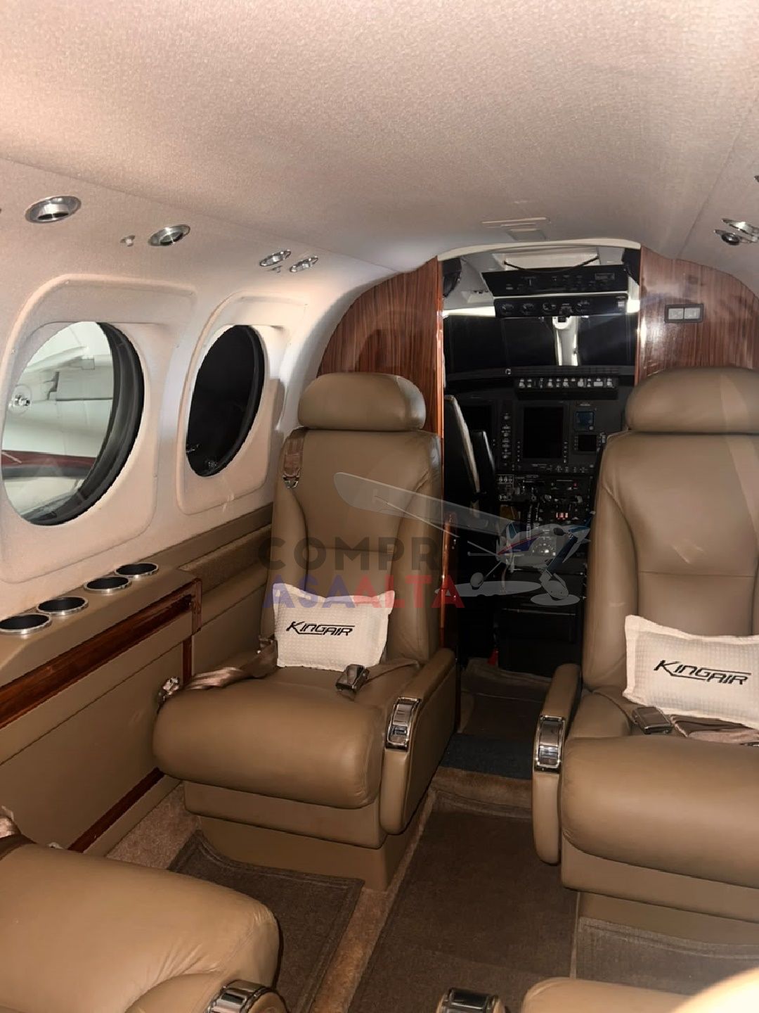 BEECHCRAFT KING AIR C90 GTX 2015 — foto 17 de 18