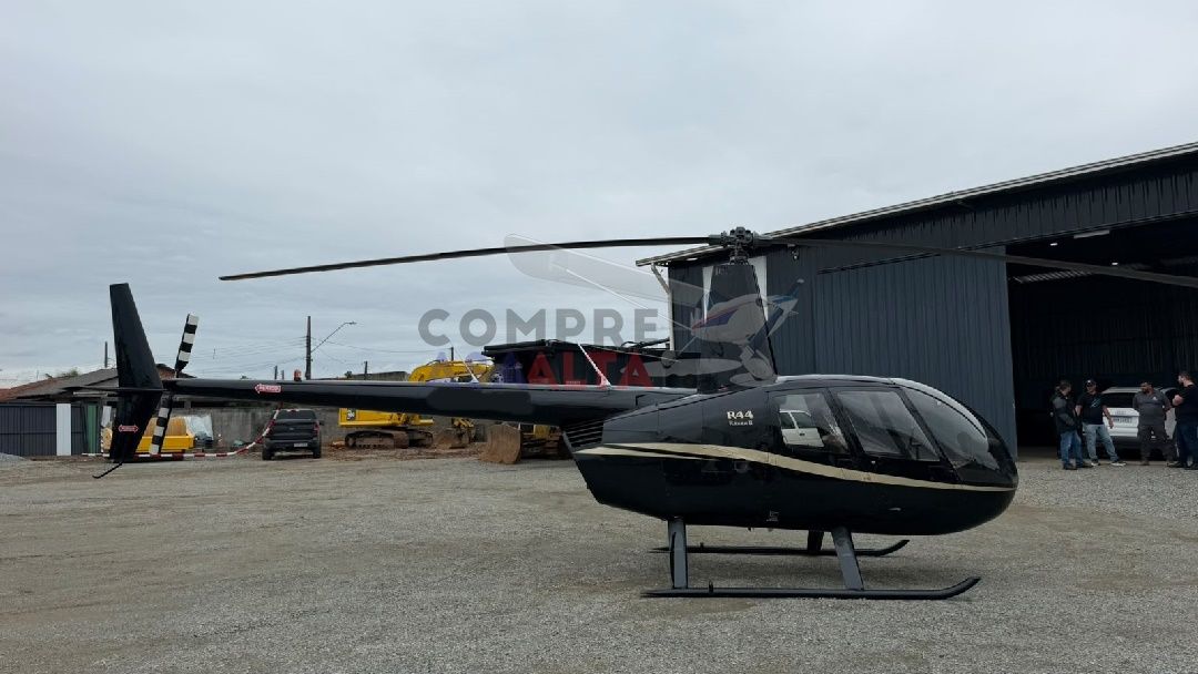 ROBINSON R44 RAVEN II 2009 — foto 2 de 8