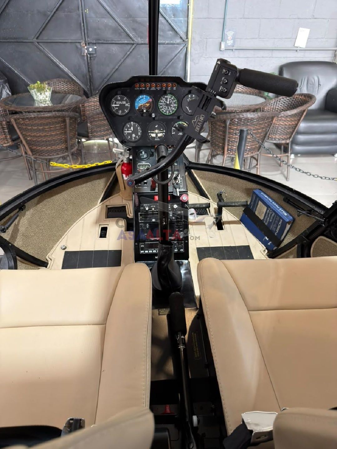 ROBINSON R44 RAVEN II 2009 — foto 7 de 8