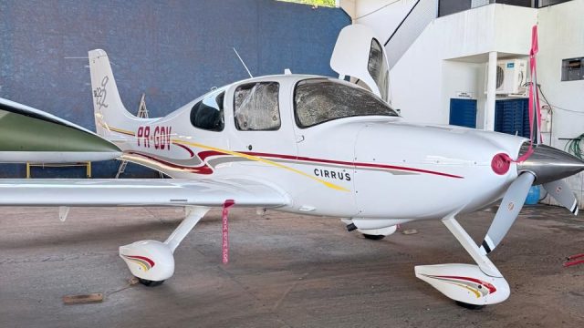 CIRRUS SR22 2004